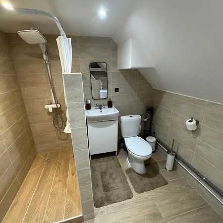 F1 Meuble Duplex Etage 1 * 일커치그라펜스다든