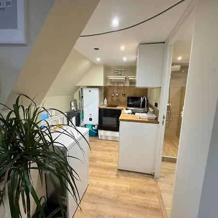 Apartment F1 Meuble Duplex Etage 1 *